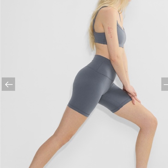 Aritzia TNA Active high rise Heather Blue Grey Butter Soft Bike Shorts 7” size S - Picture 2 of 7